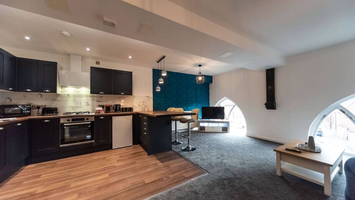 Newark Apartment | 7 The Old Chapel 3 Bedroom, Character property in Newark