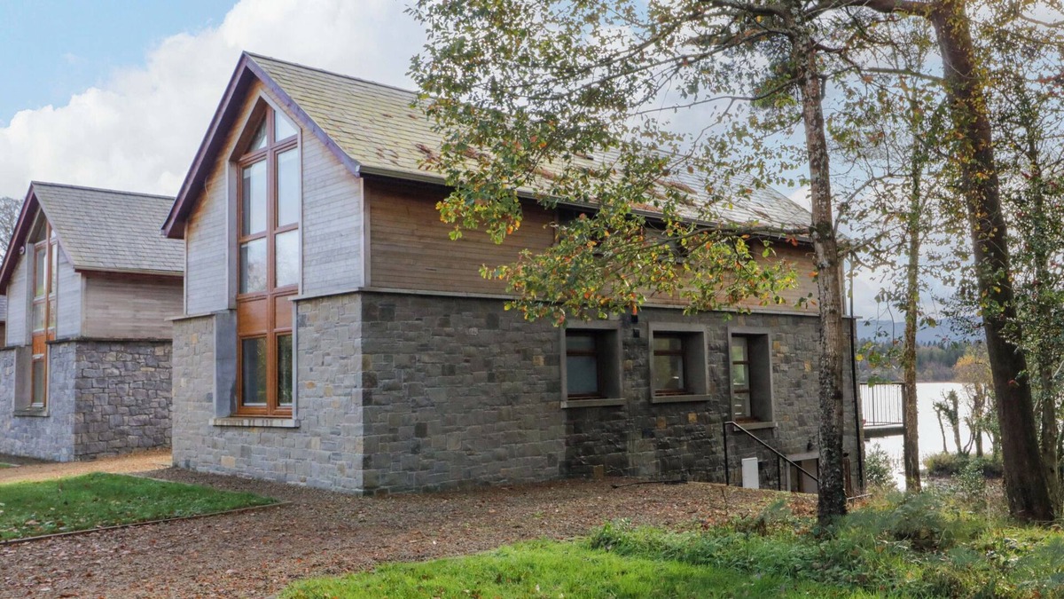 Belleek Cottage | 7 WATERS EDGE, pet friendly, character holiday cottage in Belleek