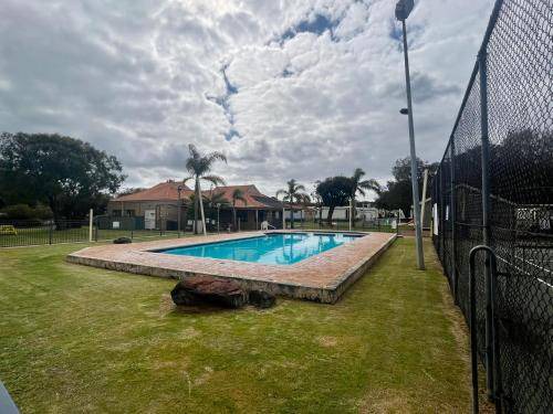 Broadwater Ski Chalet | 70 m² Chalet ∙ 3 bedrooms ∙ 5 guests