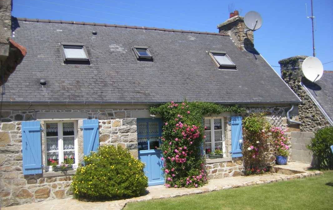 Plougrescant House | 70 m² Gîte ∙ 3 bedrooms ∙ 4 guests