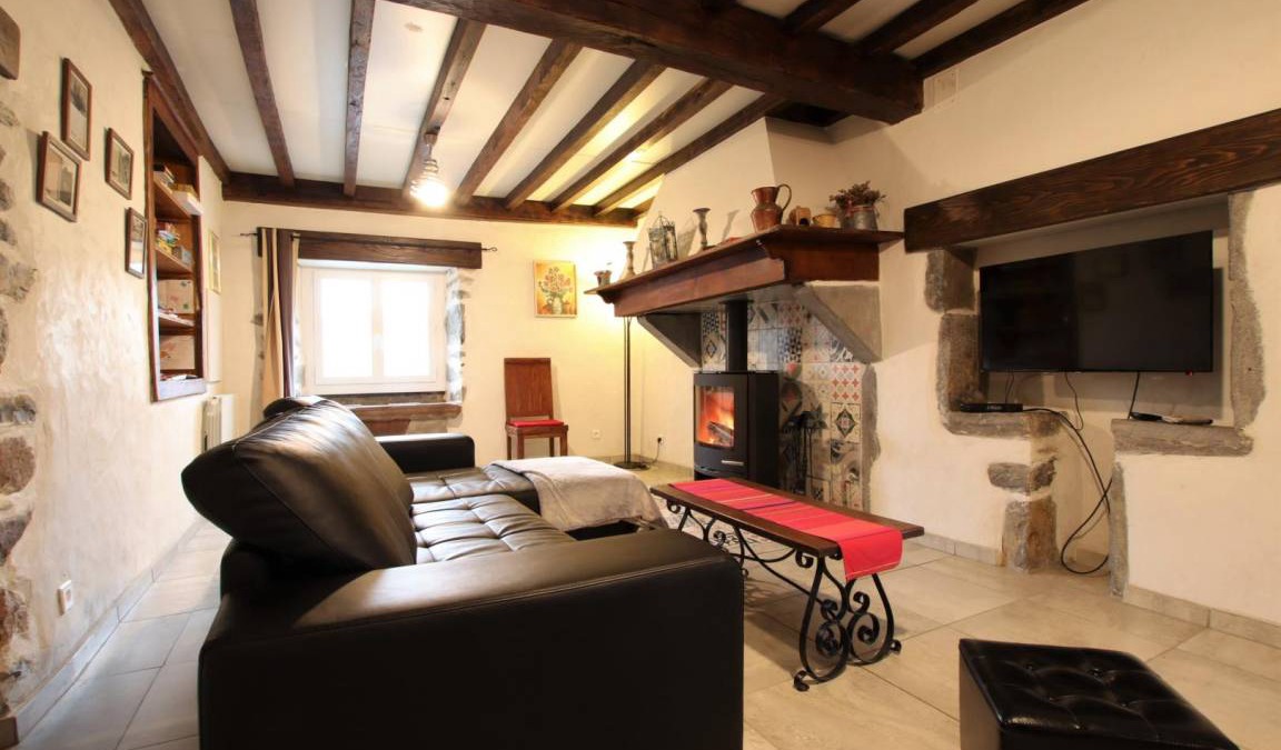 Ainhice-Mongelos House | 70 m² Gîte ∙ 2 bedrooms ∙ 4 guests