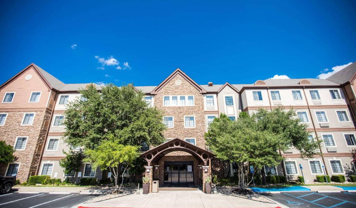 Gateway Hotel | 70 m² Hotel ∙ 2 bedrooms ∙ 127 guests