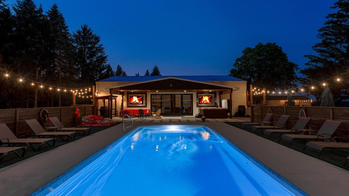 Traverse City Cabin | 70's Lodge TC | Lg Group Private Retreat Home