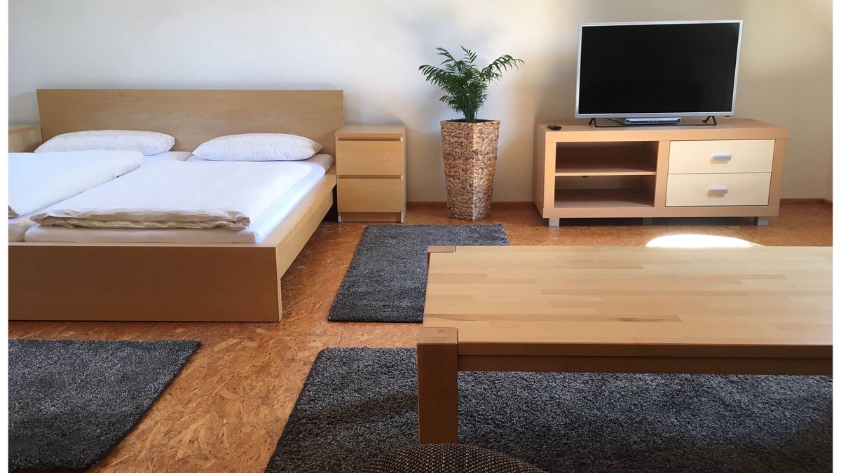 Grunlichtenberg mit Hockendorf Apartment | 70 sqm apartment on the Alpakahof Gaias garden