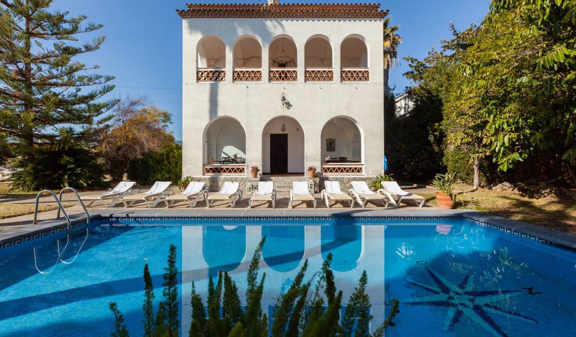 Cabrils Villa | 700 m² Villa ∙ 6 bedrooms ∙ 12 guests