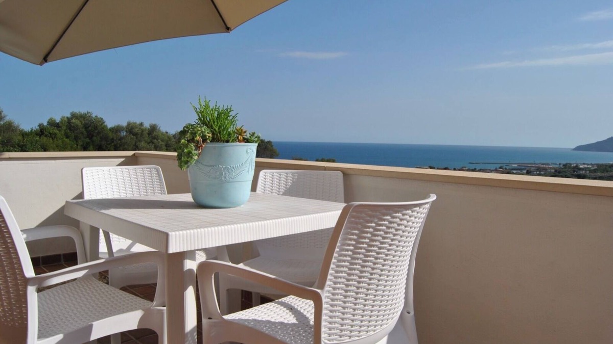 Policastro Bussentino Apartment | 700 meters from the sea. Family apartment with terrace pets allowed,