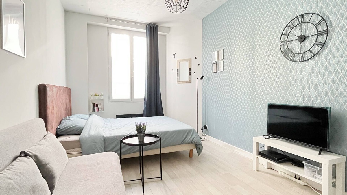 Bagnolet Apartment | 701 Studio near metro and shops