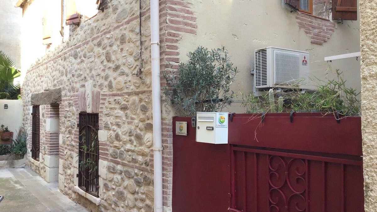 Claira House | 70m2 air-conditioned village house, terrace and atypical