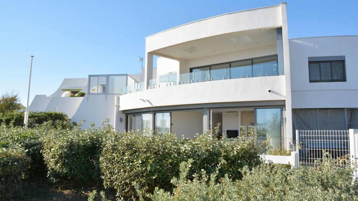 La Grande-Motte Apartment | 70m2 Apartment with A/C and direct access to the beach