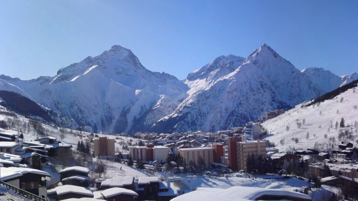 Mont-de-Lans Apartment | 70m2 bottom of the slopes, superb view