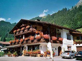 Elbigenalp Apartment | 72 m² Apartment ∙ 2 bedrooms ∙ 4 guests