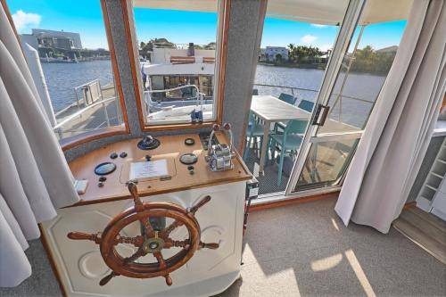 Pelican Waters Boat Rental | 72 m² Houseboat ∙ 2 bedrooms ∙ 7 guests
