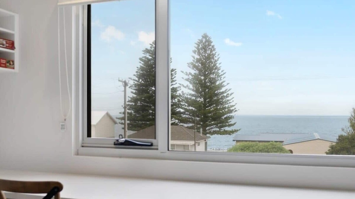 Hayborough House | 72 Seagull Ave Chiton