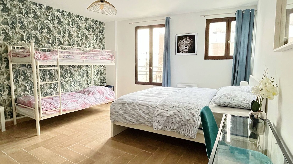 Bagnolet Apartment | 721 Functional apartment close to the metro and Paris 20 ème