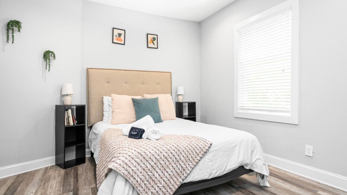 Hapeville House | 724B · The Blue Bungalow- Minutes to Downtown & Airport!