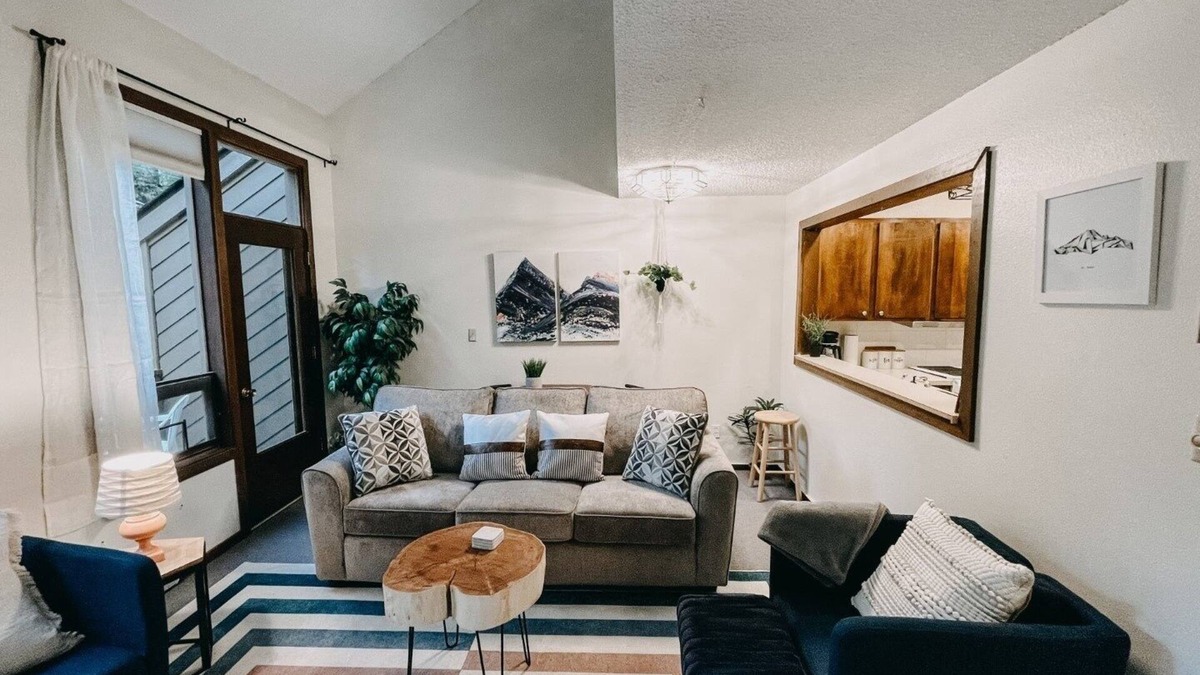 Glacier Condo | 73SW - WiFi - F/P - W/D - Sleeps 6 by RedAwning