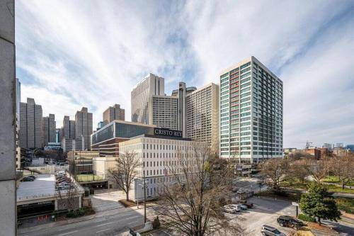 Downtown Atlanta Apartment | 74 m² Apartment ∙ 3 bedrooms ∙ 6 guests