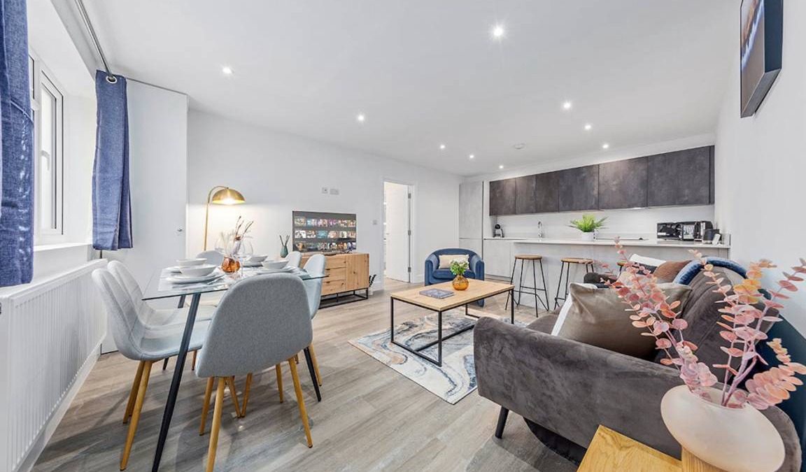 West Hendon Apartment | 74 m² Apartment ∙ 3 bedrooms ∙ 6 guests