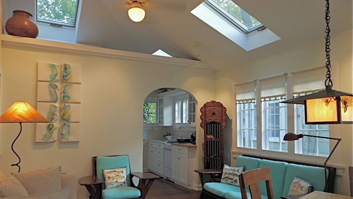 Union Pier Cottage | 75 Paces to Beach Stairs! Walk to Whistle Stop Deli/Bakery and Roadhouse Diner