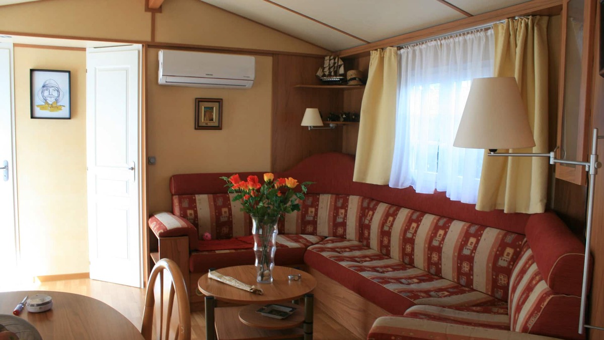 Ambon House | 750 m from the beach on a small private campsite