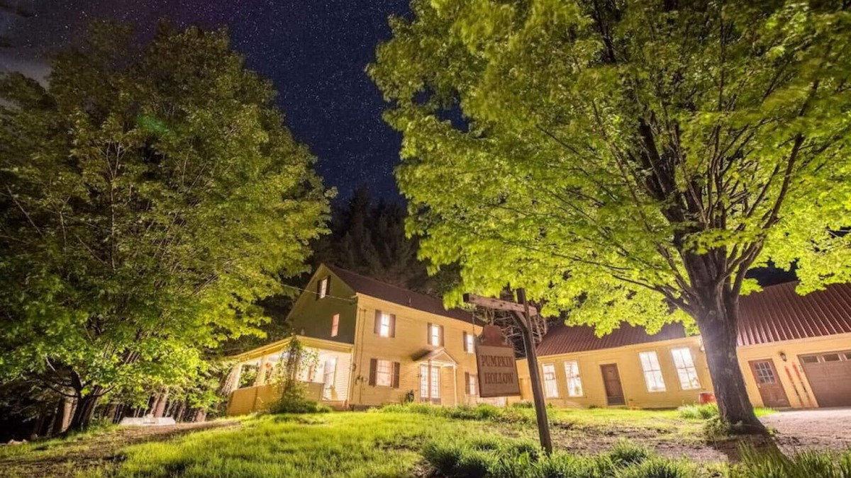 Intervale House | 76 RT 16A · Pumpkin Hollow House/HotTub/Prvt Brook/Large Yard