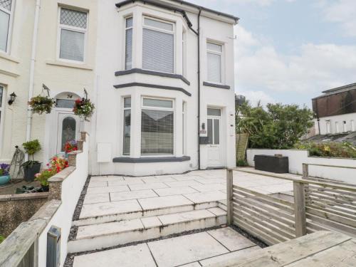 Porthcawl Apartment | 76A Mackworth Road