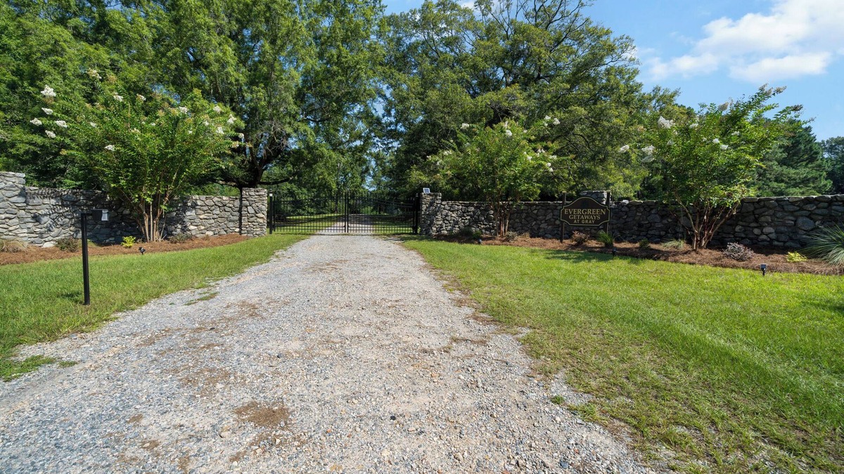 Hardwick House | 77 Acre Country Estate that sleeps 14