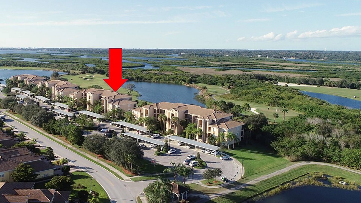 Braden River Condo | 7803-205 Gorgeous lake and golf view condo