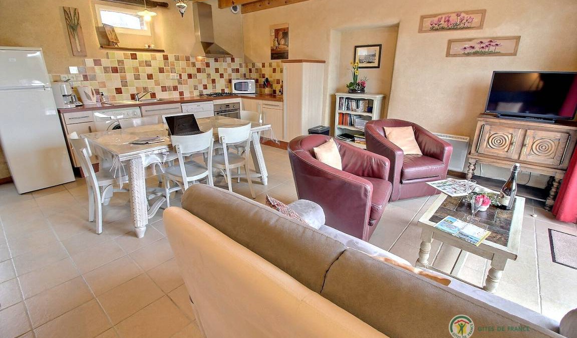 Langoat House | 79 m² Gîte ∙ 3 bedrooms ∙ 6 guests