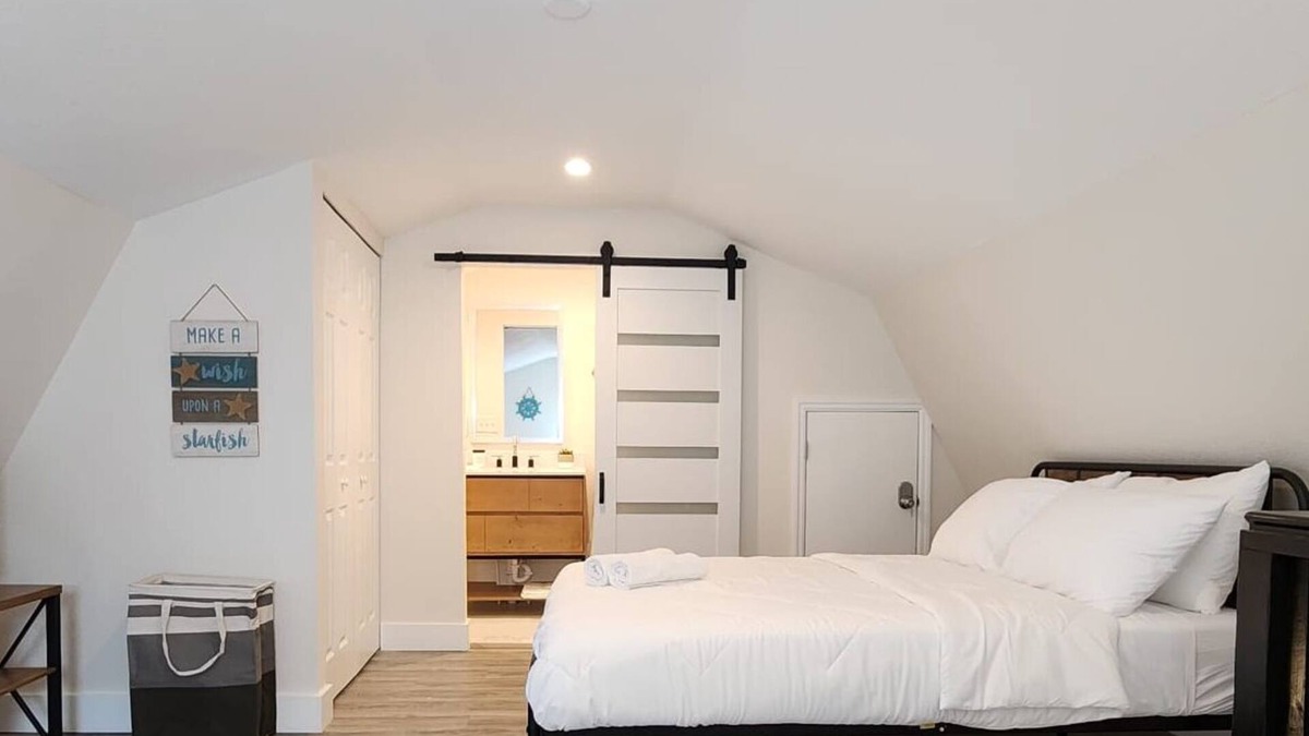 Clearwater Cabin | #79 The Summer Loft by Joyful Moments Vacations