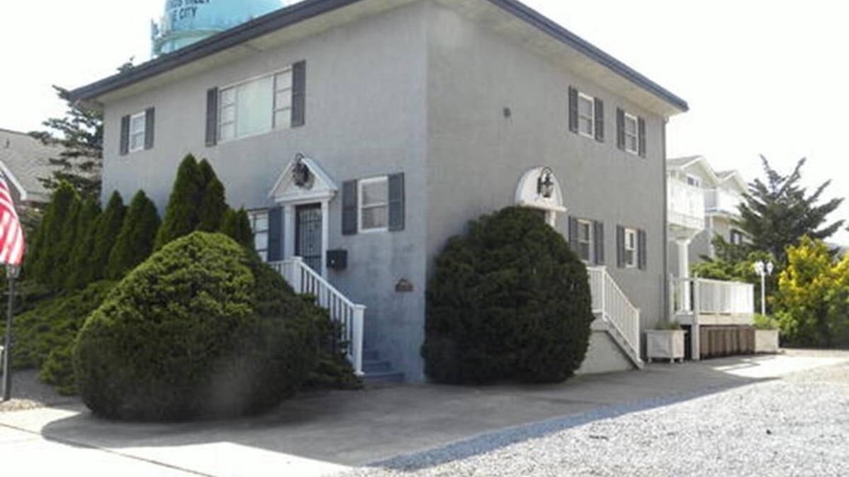 Townsend's Inlet House | 7908 Central Avenue 1st Floor