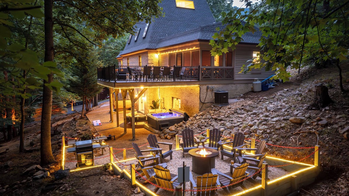 Massanutten Ski Chalet | 7BR Chateau in Massanutten, Sleeps 18