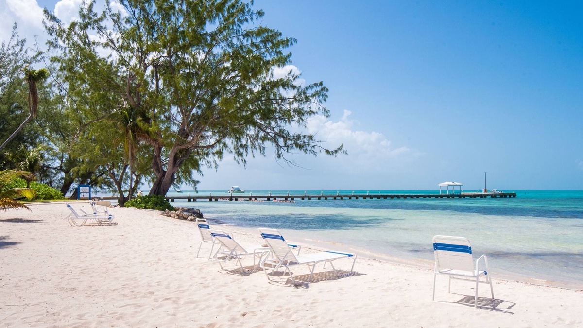Rum Point Apartment | 7th night free, Mi Casa, Su Casa, Beachfront