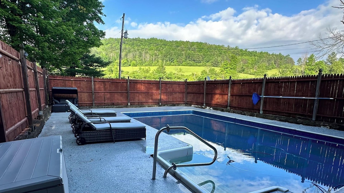 Cowanesque House | 8 acres of peace and quiet by the pool in the south finger lakes regionnn