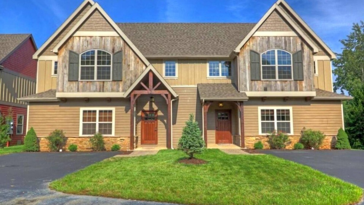 Lampe House | 8 Bed Luxury Lakefront Villa~Amazing View~2 Pools~Free Resort Amenities~Dock