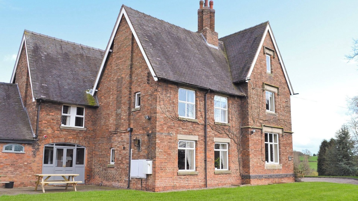 Denstone Cottage | 8 bedroom accommodation in Somersal Herbert, Ashbourne