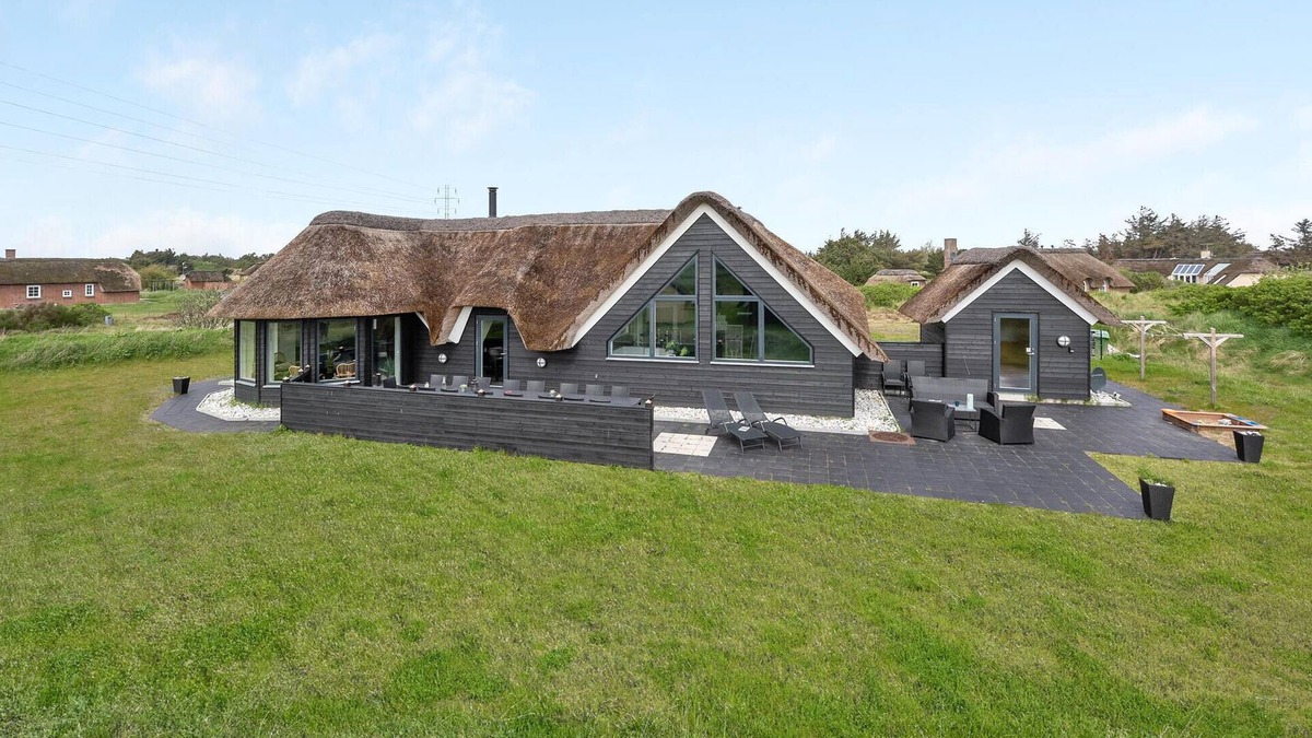 Klegod House | 8 bedroom amazing home in Ringkøbing
