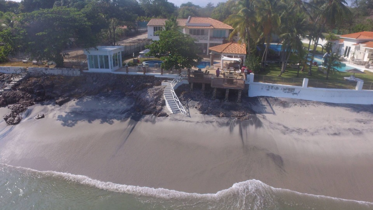 Playa Coronado Villa | 8 BEDROOM BEACH FRONT VILLA IN CORONADO BEACH, PANAMA