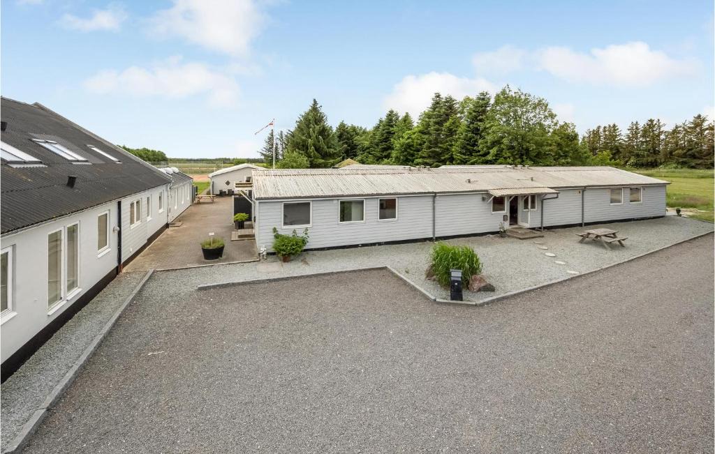 Henne House | 8 Bedroom Cozy Home In Henne