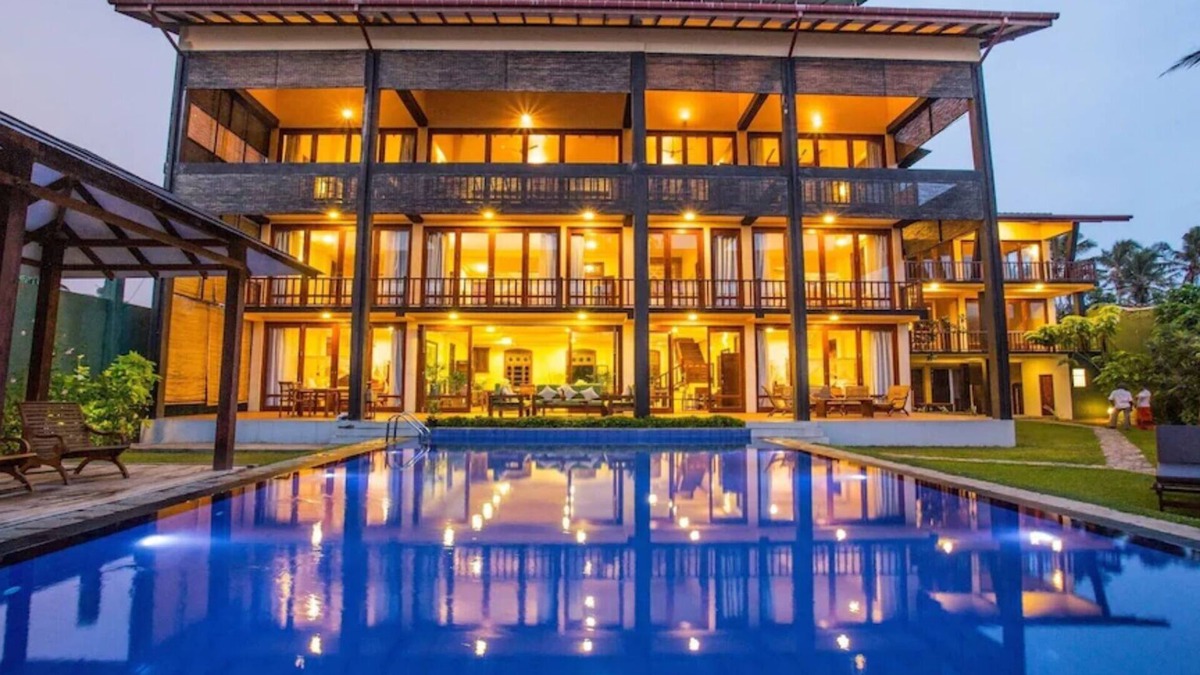 Kathaluwa Villa | 8 bedroom Luxury Beach Front Villa. Exclusive. Pool. Ideal for groups.