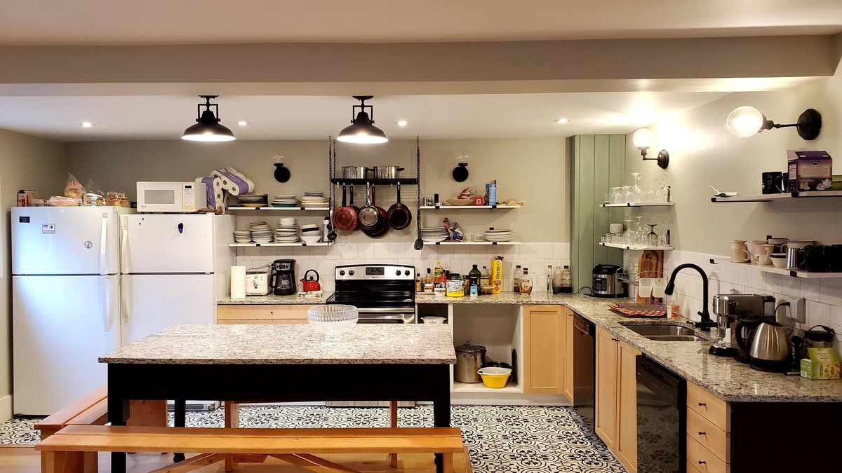 Dorset House | 8-bedroom vacation home just 16 minutes from Golf Club at Equinox