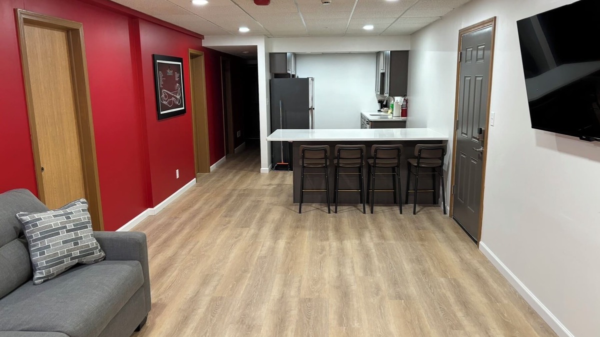 Sandusky Condo | 8 Beds Sleeps 10-Maverick Suite