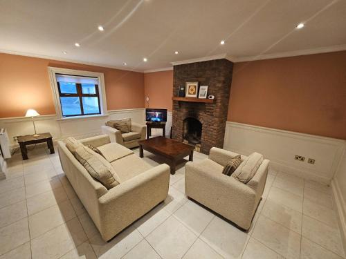Cornamona House | 8 Clos Na Feirme Three Bedroom House with Hot Tub