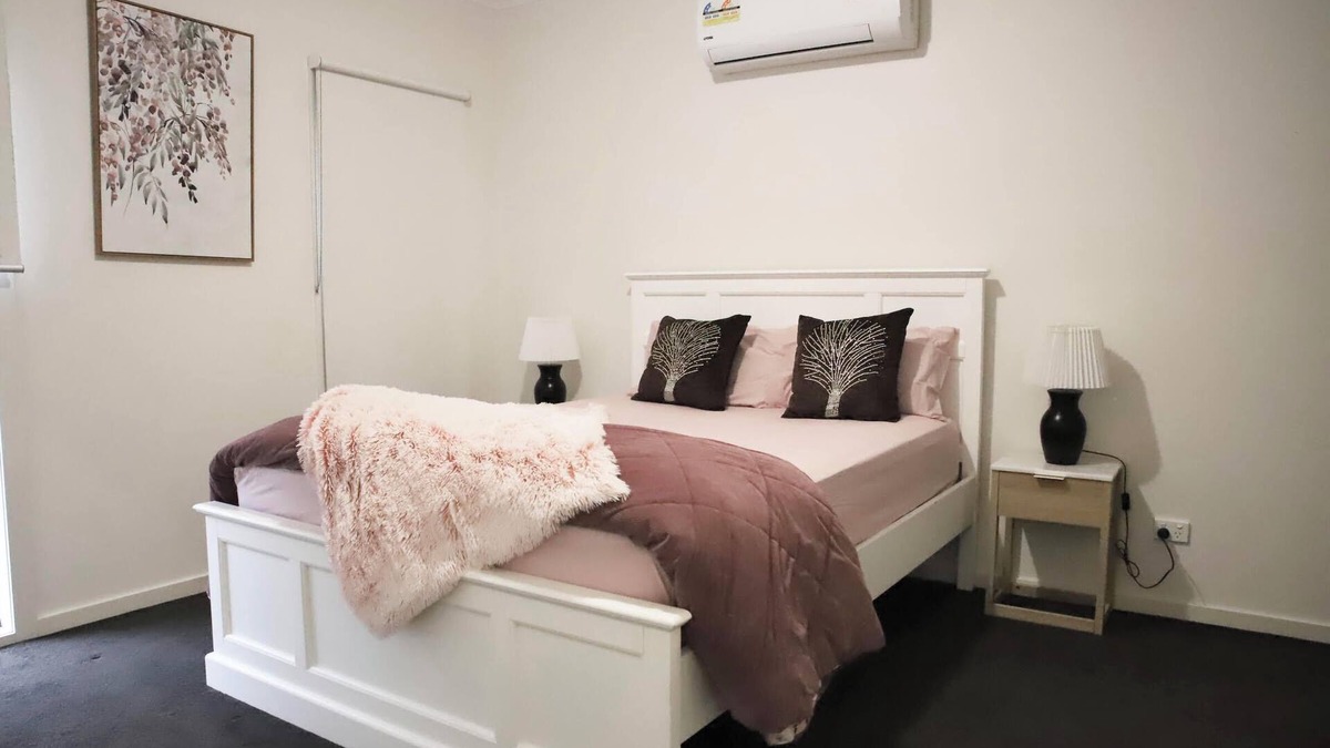Brookfield House | 8-Guest Accommodation with Kids' Room