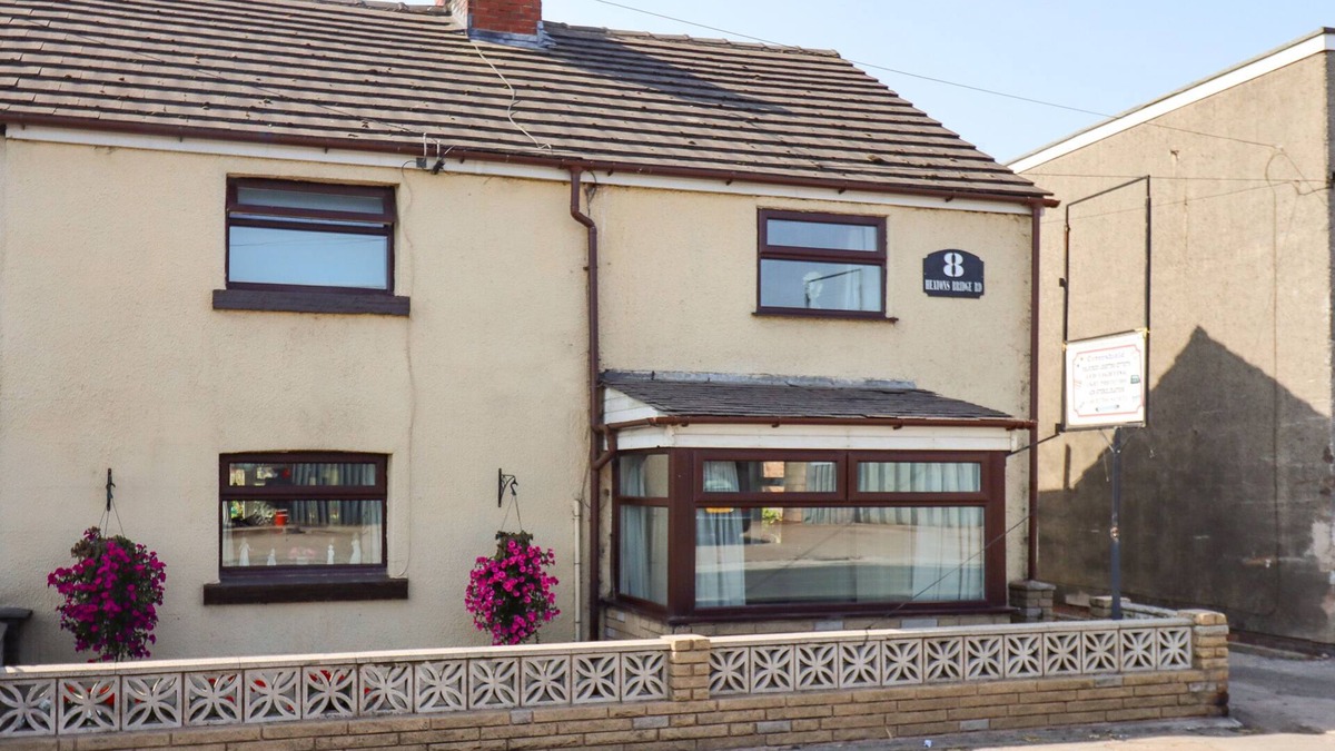 Ormskirk Cottage | 8 HEATONS BRIDGE ROAD, family friendly, with a garden in Scarisbrick