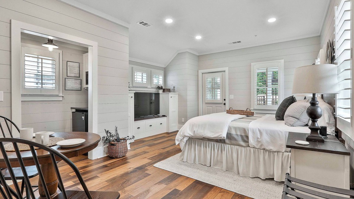 Peachtree City Cottage | 8 Individual Private Cottages