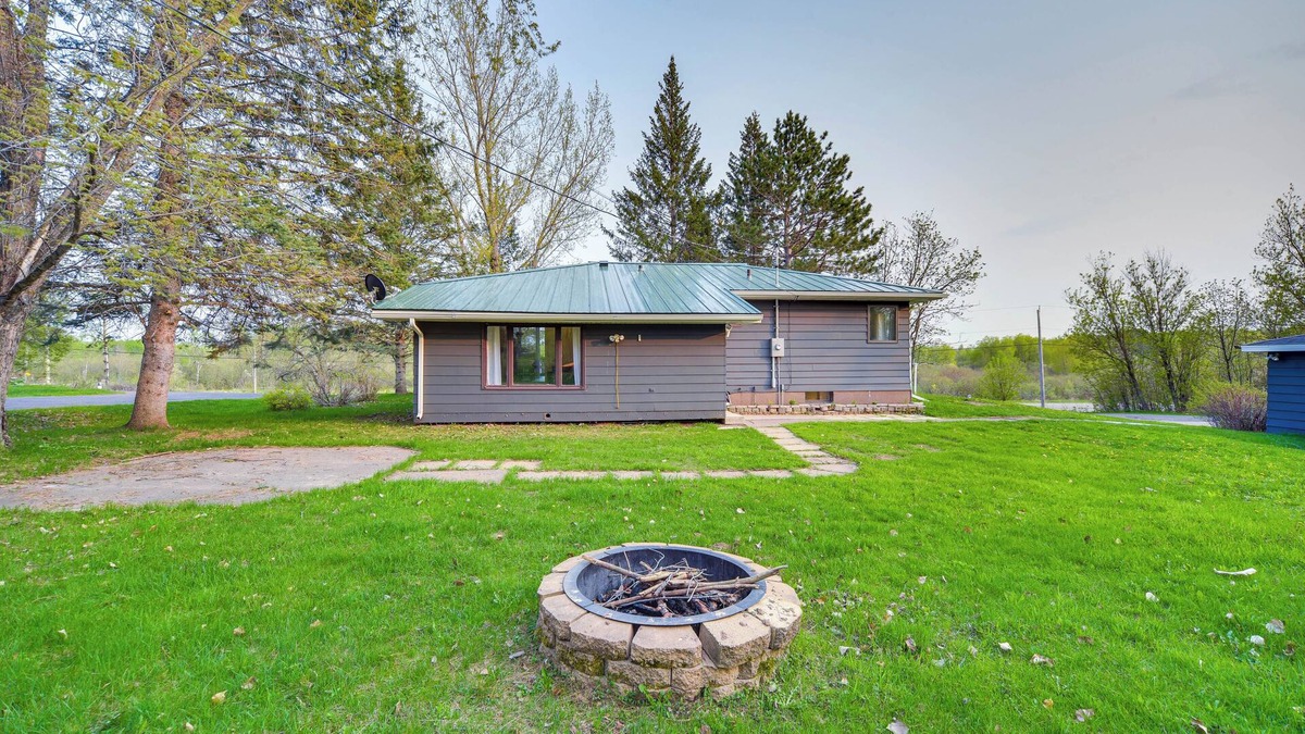Hermantown House | 8 Mi to Dtwn Duluth: Hermantown Home