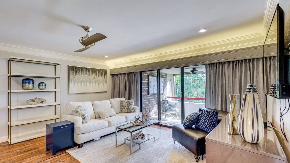 Palm Harbor Condo | 8 Mi to Honeymoon Island: Golf Getaway w/Balcony!