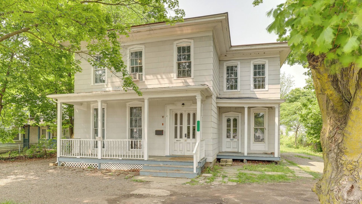 Bath Apartment | 8 Mi to Keuka Lake: Walkable Apartment in Bath