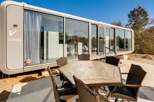 Valley View Apartment | 8 Mi to Lake Access Futuristic Capsule Hideaway!